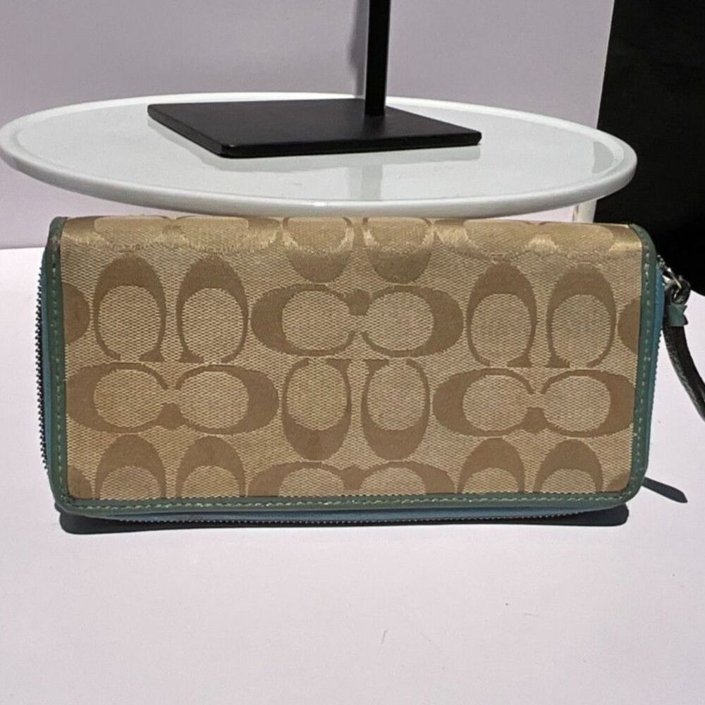 Coach Signature Patchwork Checkbook Wallet Clutch Khaki Multicolor 2004 - Picture 2 of 4